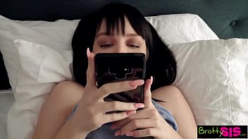 Is That Your Cock? Step Sister Gets Laid After Discovering Step Brother’s Nude Pic S13:e6