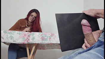 Professora Recatada Se Entrega A Uma Punheta Perigosa E Proibida