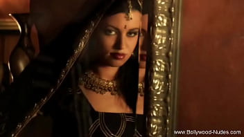 Seducing Bliss: India’s Erotic Art Of Pleasuring Uniquely