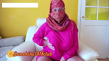 Arab Muslim Babe Khalifa’s Steamy Live Cam Show At 9:30