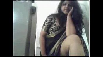 Desi Auntie Peeling Off Her Sari