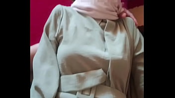 Adik Tiri Berhijab Dibantai Nafsu Di Malam Lebaran