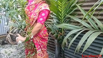 Desi Bhabhi’s Outdoor Fuck Fest With Devar In Red Saree – Official Video By Localsex31