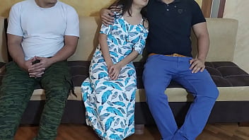 Esposa Infiel Se Entrega A Un Amante Ardiente Mientras Su Marido Cornudo Duerme A Su Lado, Gozando De Una Fogosa Aventura Ntr Que Lo Humilla.