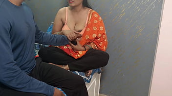 गांव के लड़के की सौतेली माँ के साथ गर्म मुलाकात जब घर में सन्नाटा था, देसी हिंदी ऑडियो सेक्स