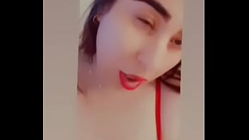 عاهرة عربية تهمس في أذنك: من سيلهب ناري ويلعق مؤخرتي المحترقة؟