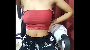 Desi Babe’s Steamy Live Sex Show