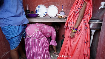 गर्म किचन में भारतीय सौतेले परिवार का अश्लील सेक्स