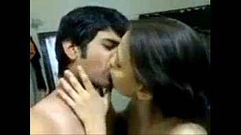 Sonia Bhabhi And Sunny’s Lustful Indian Kissing Session