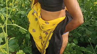 सरसों के खेत में ममत को उसके पति ने मौका देखकर जबरदस्त चुदाई दी, साफ हिंदी आवाज के साथ बाहर