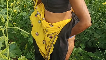 सरसों के खेत में ममत को उसके पति ने मौका देखकर जबरदस्त चुदाई दी, साफ हिंदी आवाज के साथ बाहर