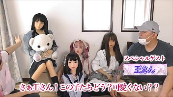 突然に中国製ラブドールを見せつけたら中国人はどう反応する？衝撃の隠しカメラ実験