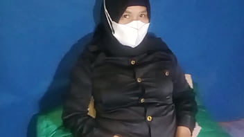 Nafsu Satpam Perempuan Mengocok Memek Sampai Muncrat Deras