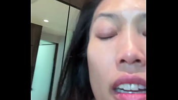 Craving Eyes On Her, This Chinese Beauty Begs For Your Gaze