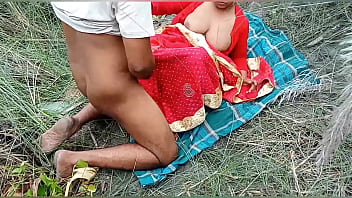 Sweaty Bhabhi Gets Ravaged In The Wild