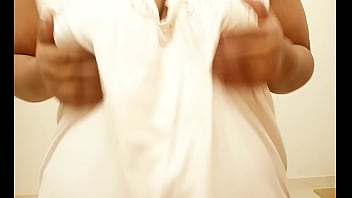 Sizzling Tamil It Babe Getting Her Freak On
