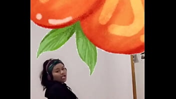 Swaying Hips Of An Indonesian Beauty