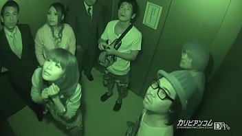 密室エレベーターで強制輪姦 緊急停止ボタンが狂わせる快楽