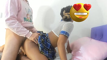 Aluna Rebelde Abandona As Aulas Para Dar O Cuzinho Gostoso Pro Funcionário