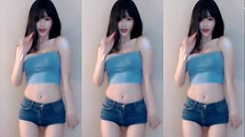 Em Gái Trung Hoa Uốn éo Trong điệu Nhảy Mê Hoặc