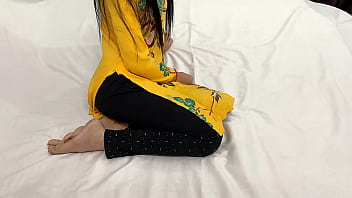 Pounding My Punjabi Aunty’s Massive Round Ass