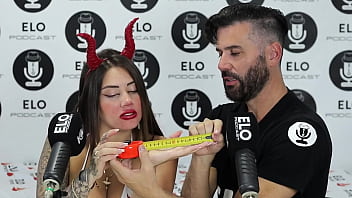 Una Entrevista Ardiente Y Lujuriosa Con Elo Podcast Desde Buenos Aires, Argentina – Sara Rubia Y Elo Picante Se Desnudan En Una Charla Cargada De Deseo
