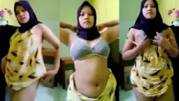 Abu-abu Yang Menggoda, Rayud Dalam Balutan Hijab