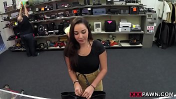 Campus Coed Spreads Wide And Delivers The Goods