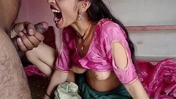 भाई ने बहन को घर जाते समय चोदा