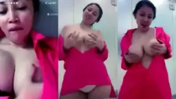 Tante Bunga Melepas Kutang Remas Payudara Menggairahkan