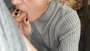 Sultry Housewife’s Greedy Mouthful: Swallowing Every Last Drop
