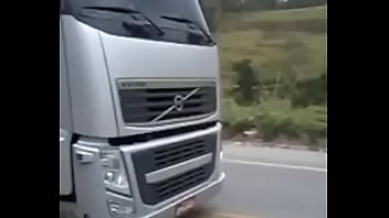 Garoto Indo Quebrar A Asa