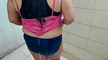 Sizzling Newlywed Desi Bhabi’s Nude Bathroom Ecstasy