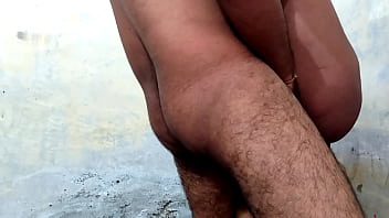 मोटी गांड वाली लड़की की गांड को जोरदार चोदकर सूजा दिया