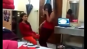 रात भर धमाल: हॉस्टल के कमरे में सेक्सी मजाक