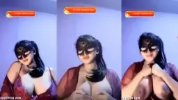 Gadis Berpayudara Besar Dan Seksi