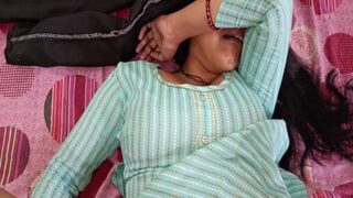 Naughty Desi Housewife’s Secret Affair Caught On Camera