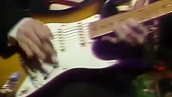 Sizzling Strings: Eric Johnson’s Steamy ’88 Austin Guitar Seduction