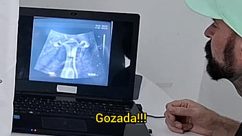 Esposa Safada Abre As Pernas No Ginecologista Enquanto O Corno Assiste Ao Ultrassom.