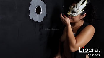 Esposa Ardiente Se Entrega A Extraños Por El Culo Mientras Su Marido Mira