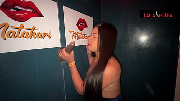 Gloryhole: Enfrentei Um Pauzão Delicioso E Grossão, Dei Com Gosto Na Frente Do Corno, Enquanto O Outro Era Pequeno E Parecia Um Matagal!