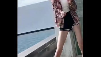 Seductive Asian Temptress Chen Yi Li