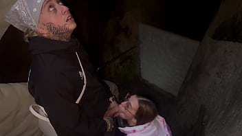 Katy Blake Se Traga La Verga De Un Turista En La Roca Del Peñol De Guatapé Y La Policía Colombiana Los Sorprende Con La Polla Al Aire
