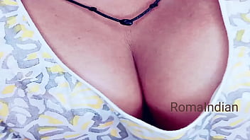 Sizzling Desi Babe Flaunts Her Curves For Her Step-siblings