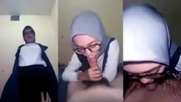 Tante Berhijab Digoyang Hingga Meringkuk Di Kamar Hotel