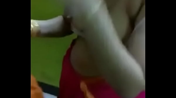 Bhabhi Ke Bade Bade Doodh