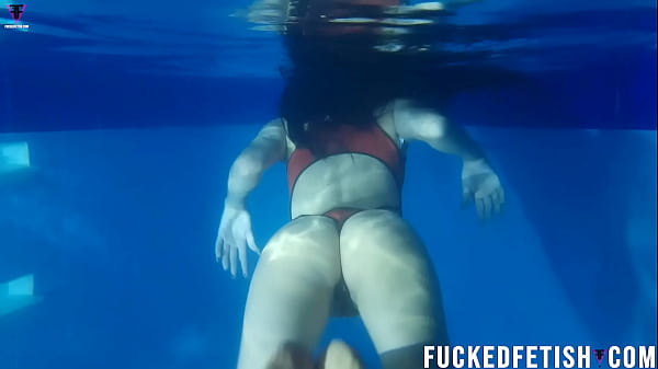 Sultry Helen’s Midnight Poolside Plunge In Scintillating Swimwear