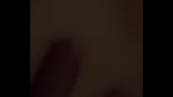 Mirando Con Su Trasero Expuesto, Implorando Por Sexo