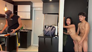 La Cornuda Esposa Anhela Que La Folles Con Furia Mientras Su Marido Mira.