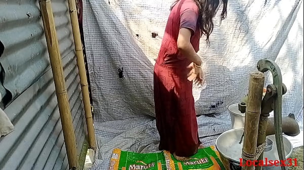 Desi Housewife Gets Nasty In Public Bathroom – Full Outdoor Fuck Tape Leaked